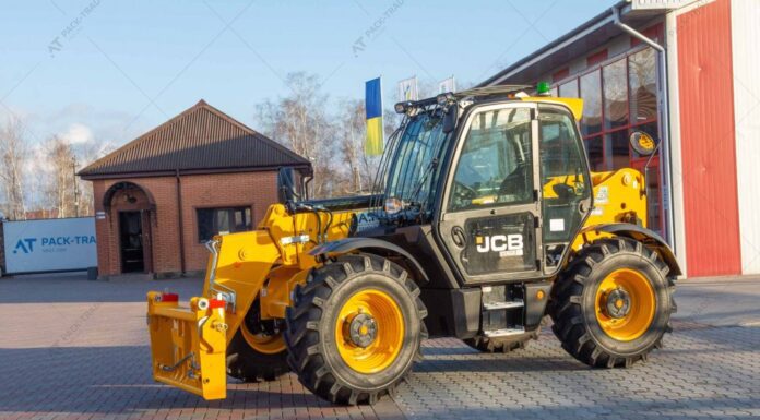 Телескопічний навантажувач 535-95 як універсальний пристрій для різної роботи