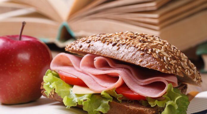 Готуємо дитині бутерброди до школи: варіанти начинок