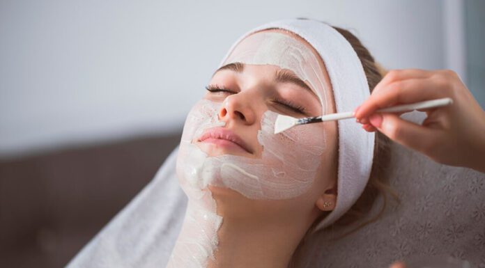 Секрети літнього догляду за шкірою: креми та серуми