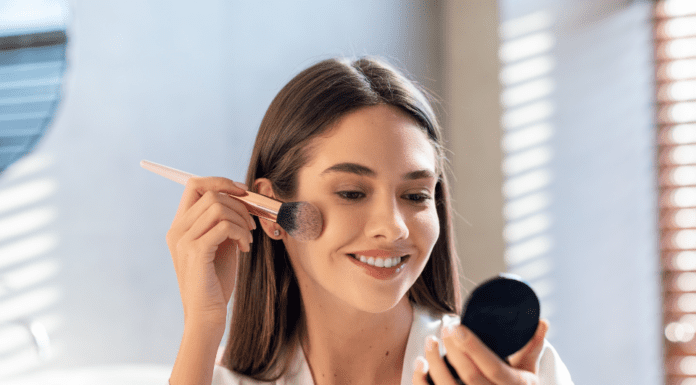 Макіяж для роботи та на вечір: універсальні техніки