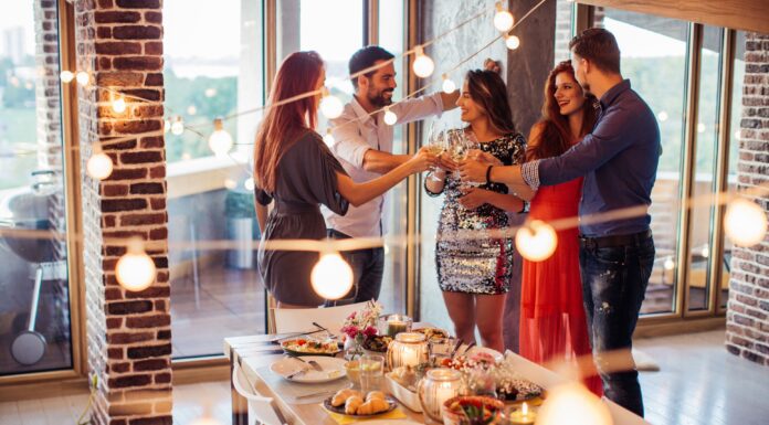 Організація вечірок вдома: ідеї для затишної атмосфери