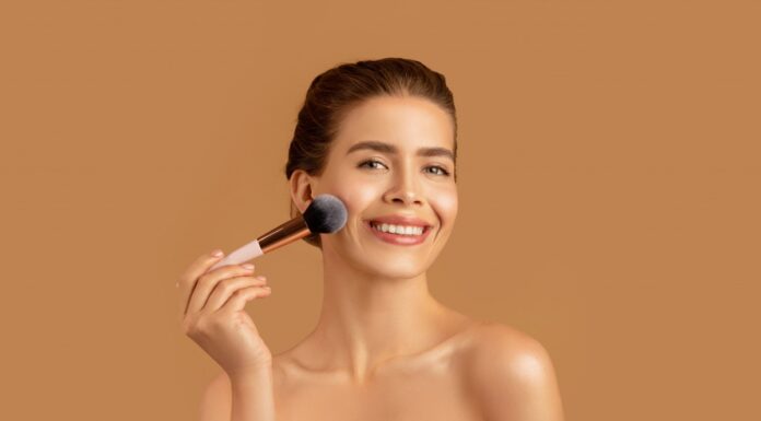 Легкий денний макіяж для літа: мінімум косметики, максимум свіжості