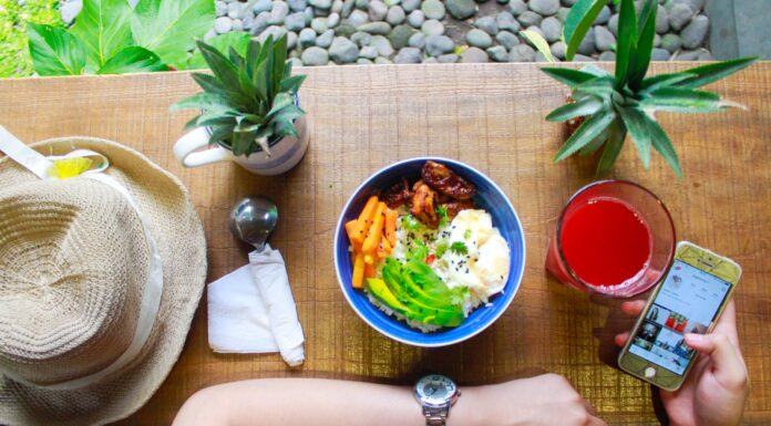 Інтуїтивне харчування: як налагодити стосунки з їжею, чути своє тіло та забути про дієти