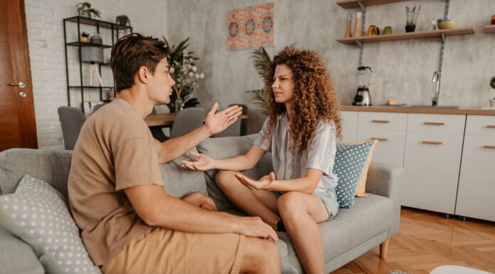 Як відновити довіру у стосунках після зради чи обману?