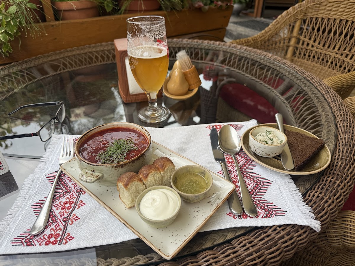 Куманець — Restaurant